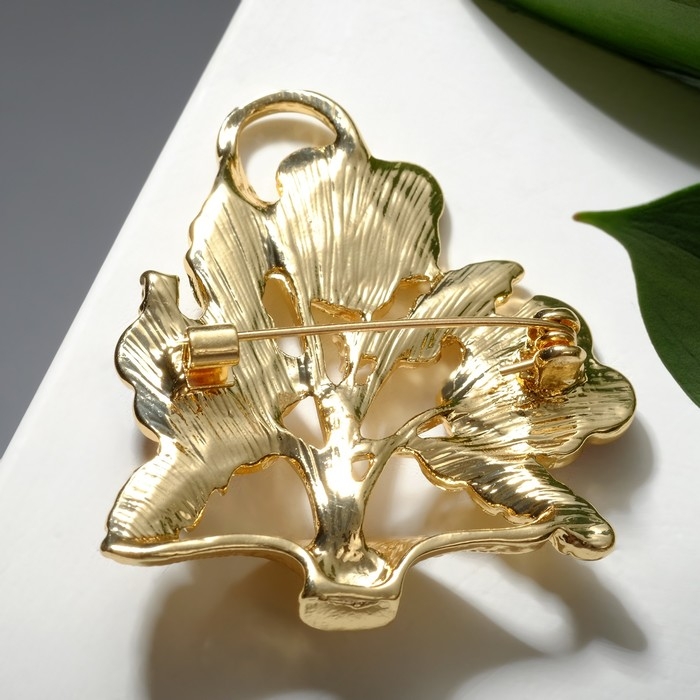 Брошь «Цветочная корзинка» анютины глазки, цветная в золоте Брошь «Цветочная корзинка» анютины глазки, цветная в золоте