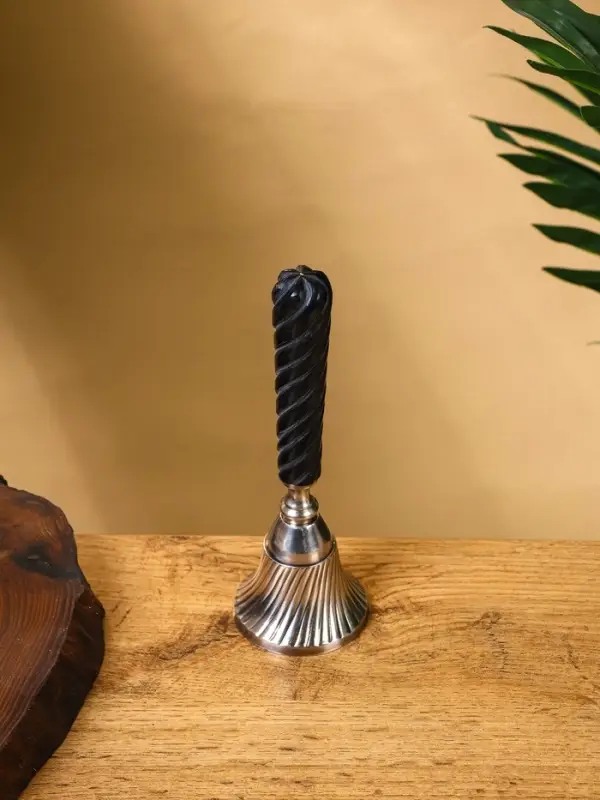 Колокольчик с чёрной ручкой, 18 см, латунь Колокольчик с чёрной ручкой, 18 см, латунь