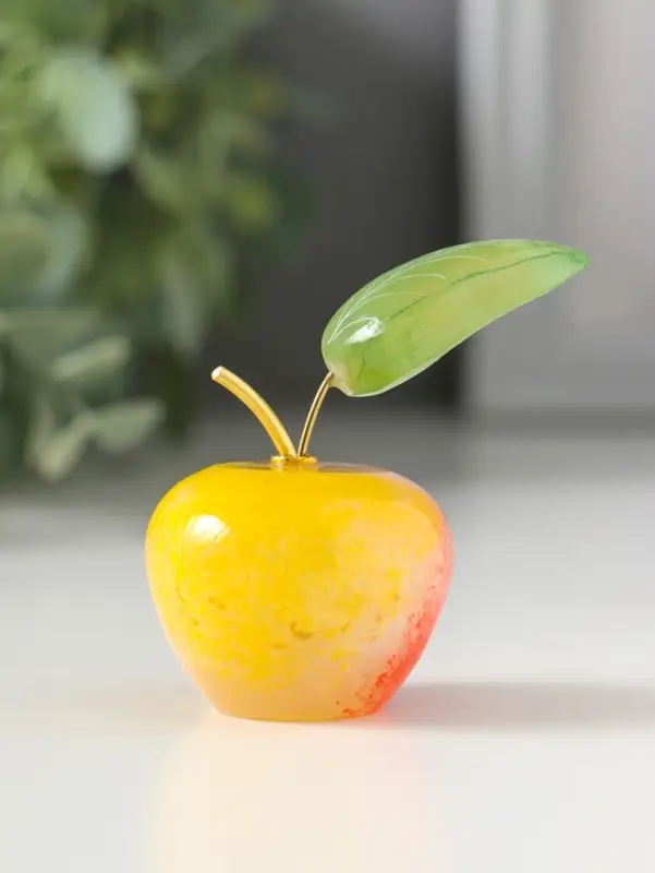 Фигурка &laquo;Яблоко&raquo;, 4.5&times;5 см, селенит