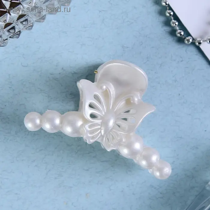 Крабик для волос «Белый туман», бабочка в бусинах, 7 см, белый Крабик для волос «Белый туман», бабочка в бусинах, 7 см, белый