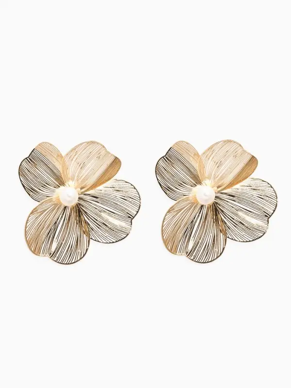 Серьги с жемчугом &laquo;Цветы&raquo;, лёгкие, белые в золоте