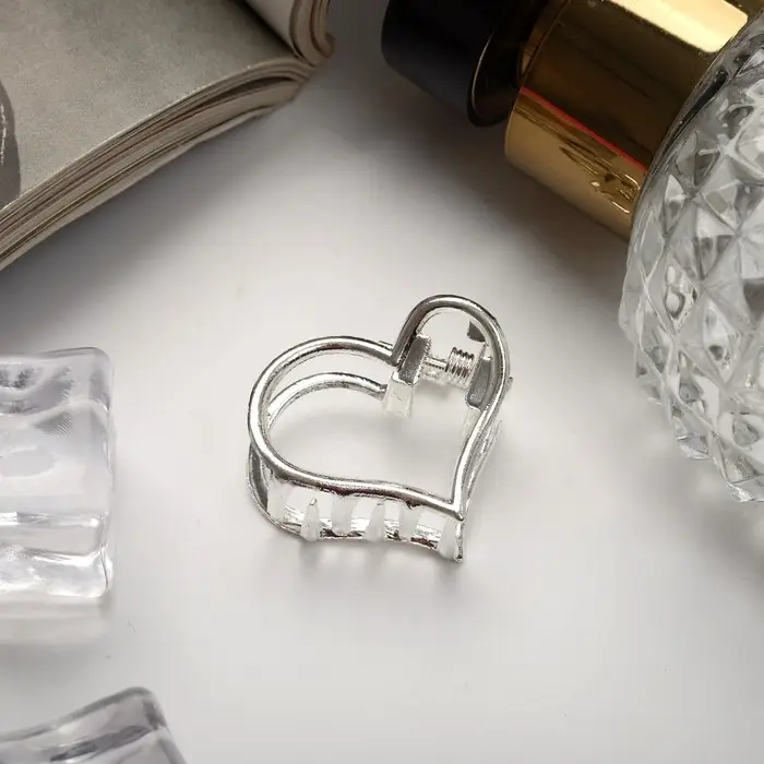 Крабик для волос «Эмма», сердце, 2.5×2 см, серебро Крабик для волос «Эмма», сердце, 2.5×2 см, серебро