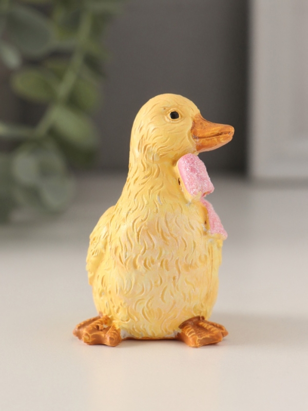 Сувенир полистоун Сувенир полистоун "Утёнок с большим розовым бантом" 4,5х4х6 см