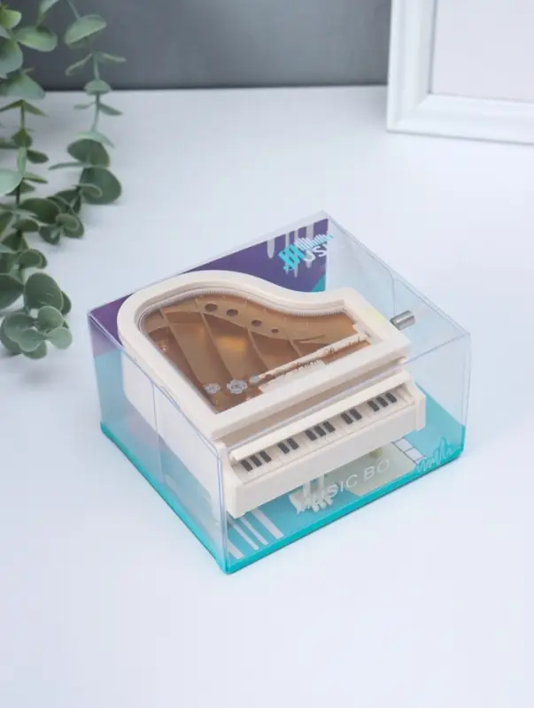 Шкатулка музыкальная механическая "Пианино" белая 9х10,5х6,2 см