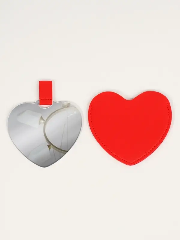 Зеркало карманное &laquo;Сердце&raquo;, 8.4&times;9.5 см, в чехле из искусственной кожи, красное