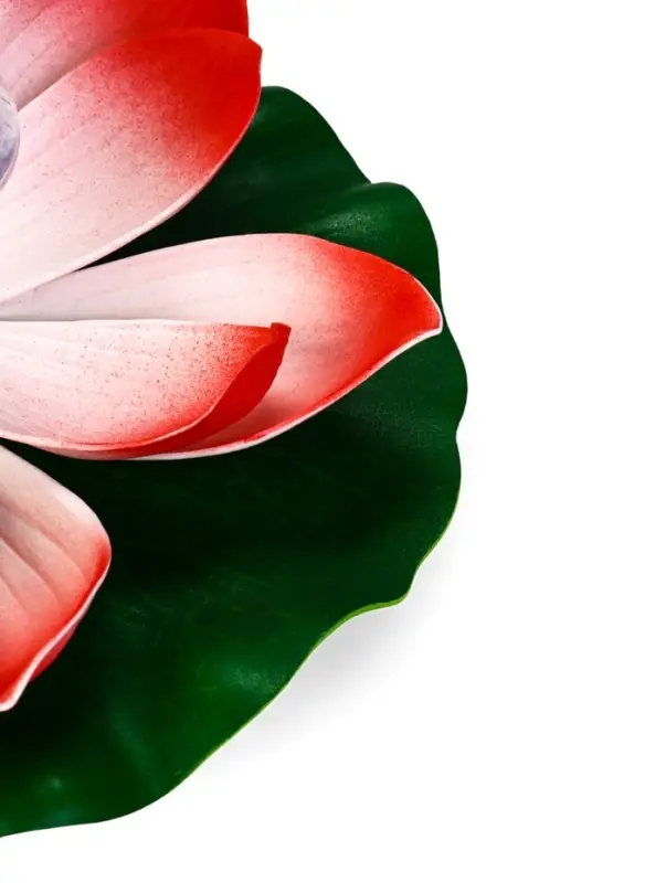 Садовый светильник для водоемов 28 х 28 х 9 см на солнечной бат-е Садовый светильник для водоемов 28 х 28 х 9 см на солнечной бат-е "Лотос" красный N008