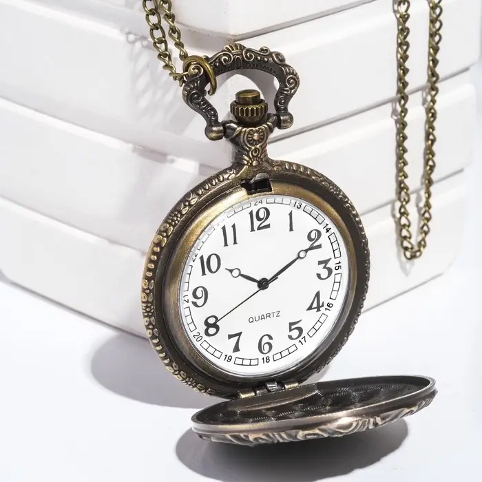 Часы карманные &laquo;Тройка лошадей&raquo;, кварцевые, d=4.5 см, цепочка 37 см