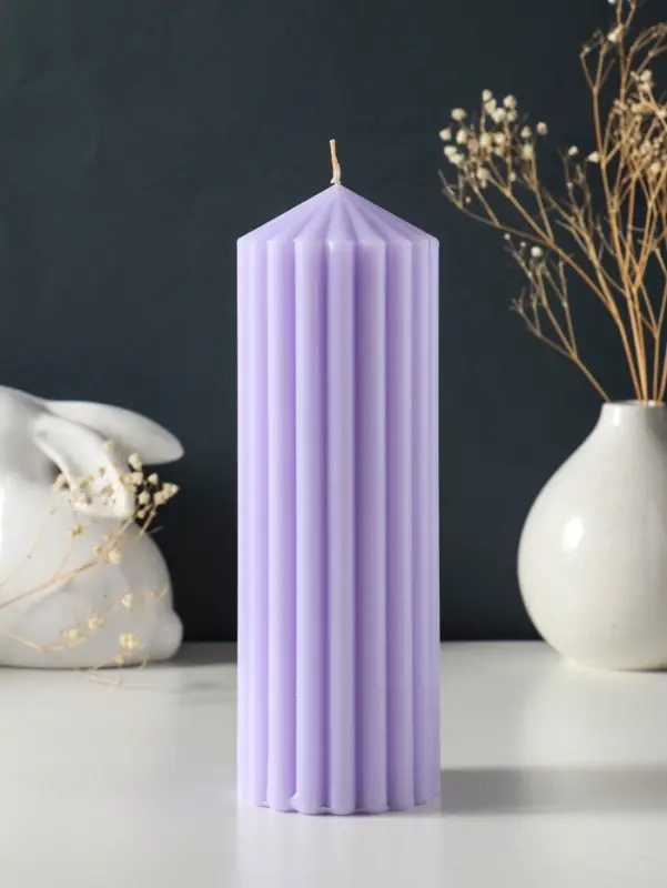 Свеча-цилиндр 7х20 см, 600 гр, с крупными гранями, лаванда Свеча-цилиндр 7х20 см, 600 гр, с крупными гранями, лаванда