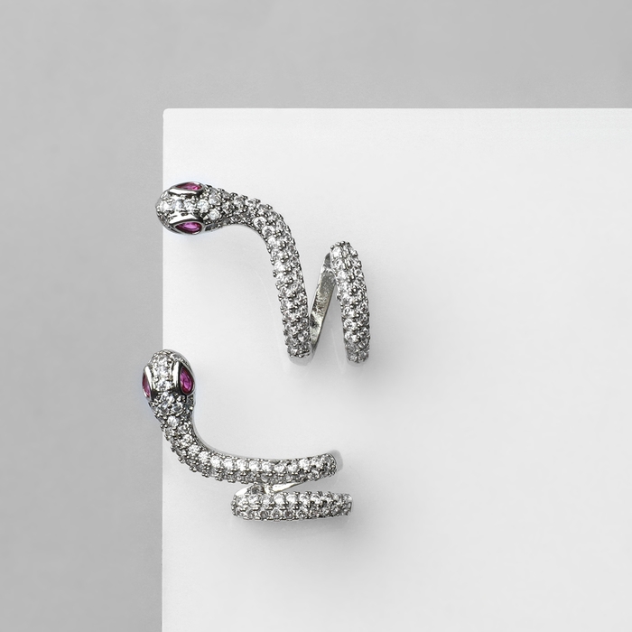 Серьги со стразами «Змея» изогнутая, цвет белый в серебре Серьги со стразами «Змея» изогнутая, цвет белый в серебре