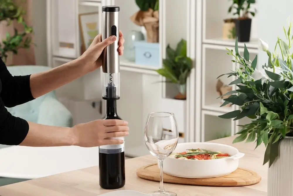 Электрический штопор с ножом для фольги Avanti, серебристый Электрический штопор с ножом для фольги Avanti, серебристый