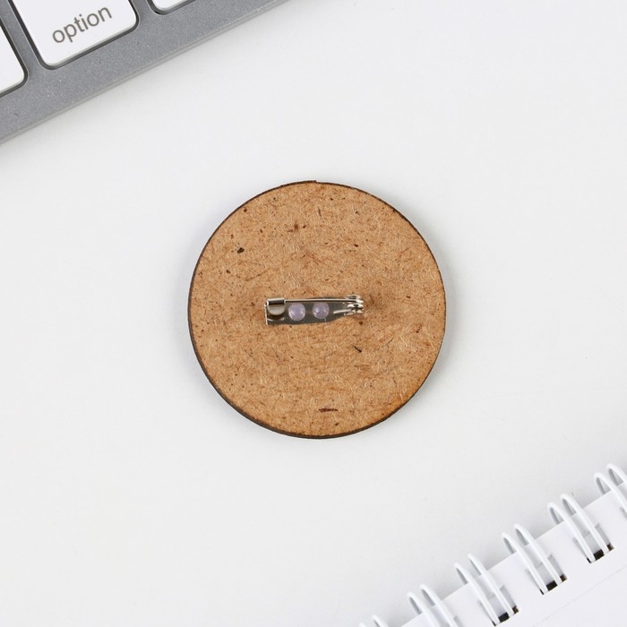 Подарочный набор: блокнот, карандаши (2 шт, ч/г) и значок-дерево «Самому крутому» Подарочный набор: блокнот, карандаши (2 шт, ч/г) и значок-дерево «Самому крутому»