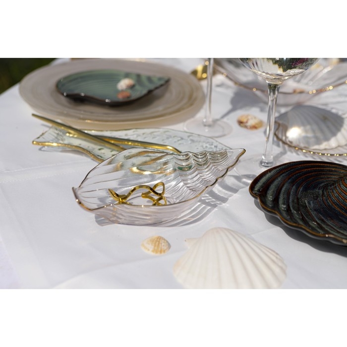 Блюдо сервировочное Magistro «Ракушка», 20×11 см, прозрачное с золотой каймой Блюдо сервировочное Magistro «Ракушка», 20×11 см, прозрачное с золотой каймой