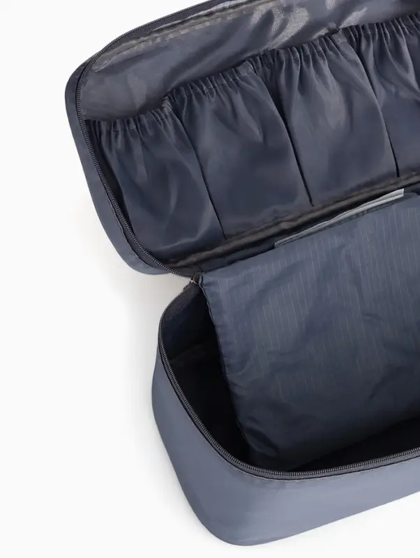 Косметичка на молнии, цвет серый