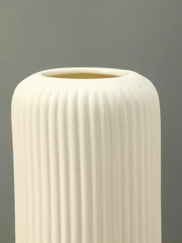 Ваза керамика настольная Ваза керамика настольная "Флоранс классик" 20х9,5х7 см, белый