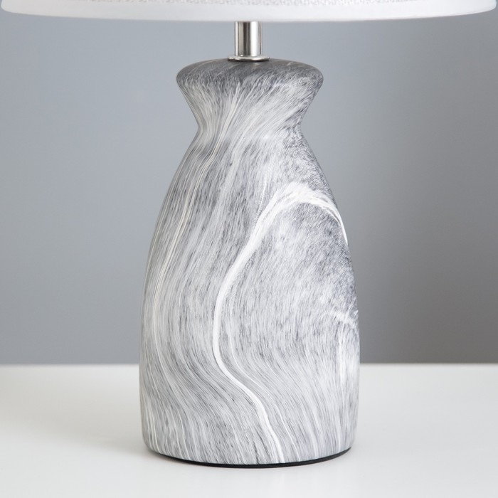 Настольная лампа Настольная лампа "Лаена" E14 40Вт серый 22,5х22,5х37 см RISALUX