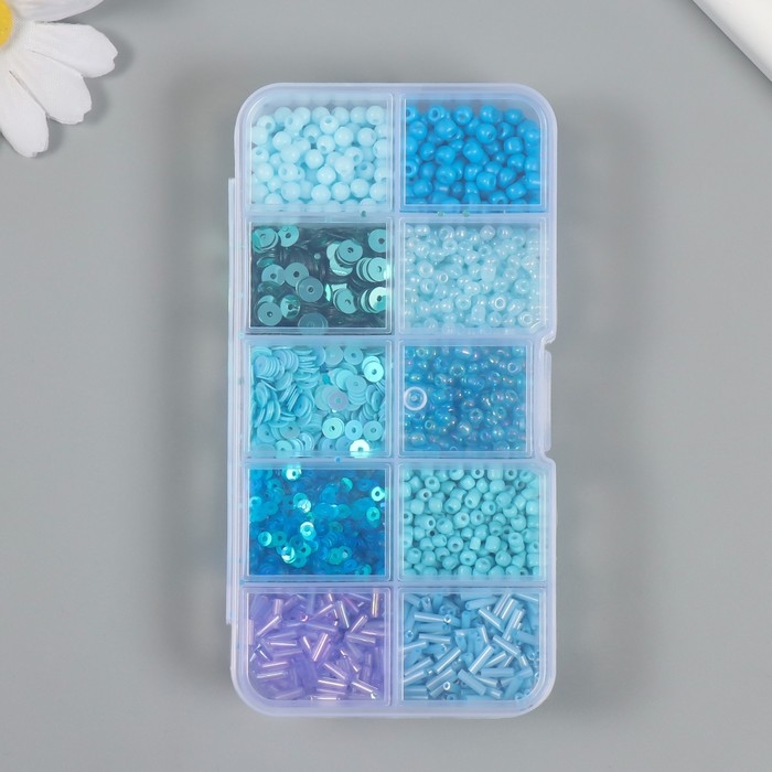 Бисер стекло 6/0, 12/0 в шкатулке  Бисер стекло 6/0, 12/0 в шкатулке "Голубой" стеклярус и пайетки 12,5х6,5х2 см