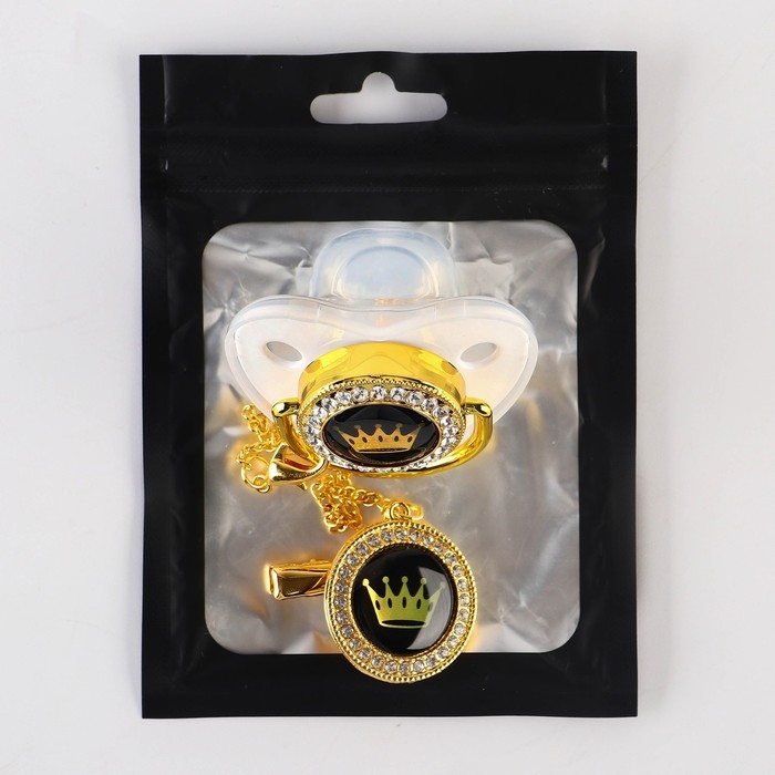 Соска - пустышка силиконовая ортодонтическая «PRINCESS», от 6 мес., с колпачком + держатель - цепочка, цвет белый/золото, стразы