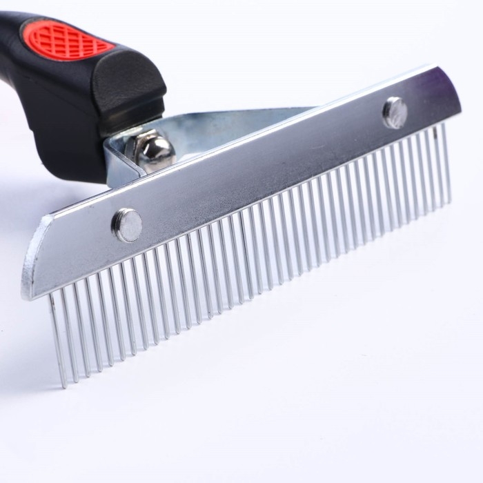 Расчёска перпендикулярная, 16 х 18.5 см, чёрно-красная Расчёска перпендикулярная, 16 х 18.5 см, чёрно-красная