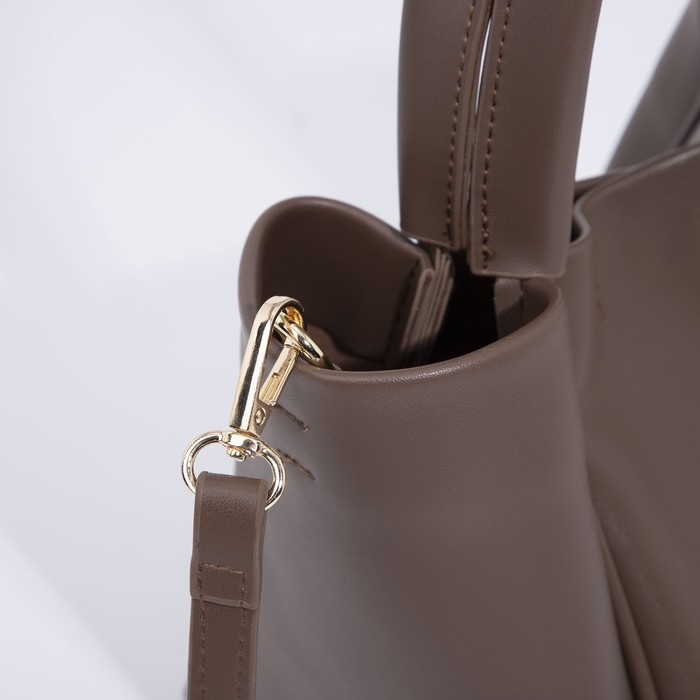 Сумка женская тоут на молнии, цвет коричневый