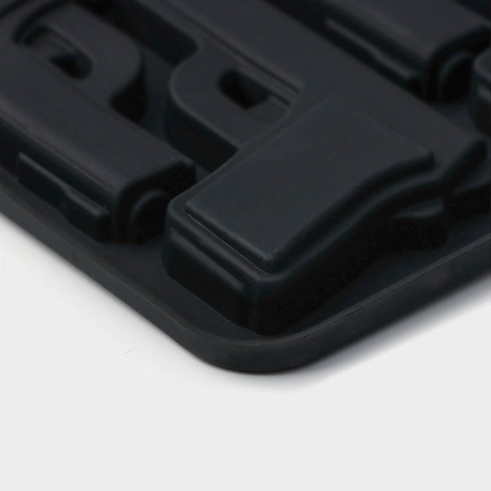 Форма для шоколада Доляна «Пистолет», силикон, 18,7×13,4 см, 6 ячеек (7,5×5,1 см), цвет тёмно - серый Форма для шоколада Доляна «Пистолет», силикон, 18,7×13,4 см, 6 ячеек (7,5×5,1 см), цвет тёмно - серый