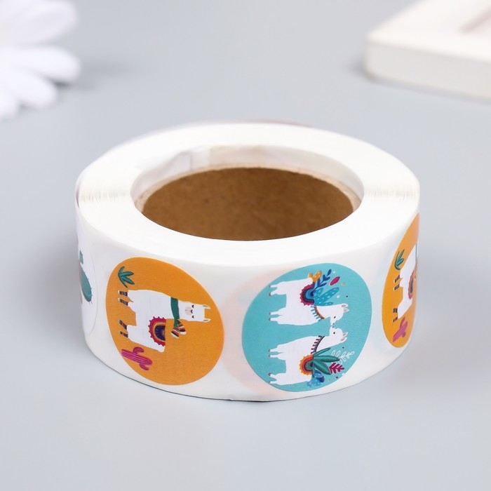 Наклейка бумага "Альпаки" d=2,5 см 500 шт в рулоне 3х6,5х6,5 см