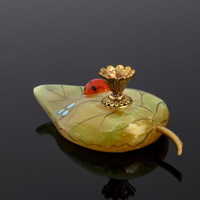 Сувенир «Подсвечник церковный с божьей коровкой», 5×9 см, селенит Сувенир «Подсвечник церковный с божьей коровкой», 5×9 см, селенит