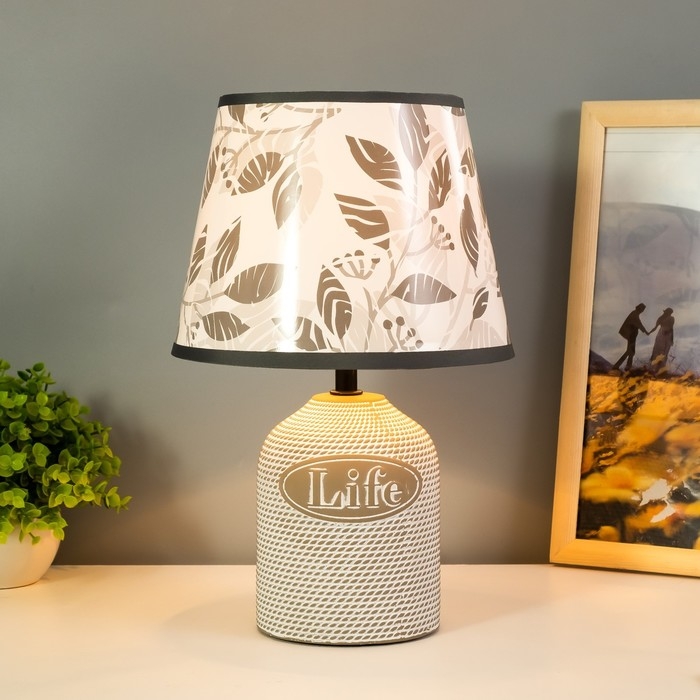 Настольная лампа Настольная лампа "Бенефит" E14 15Вт серый 20х20х31 см RISALUX