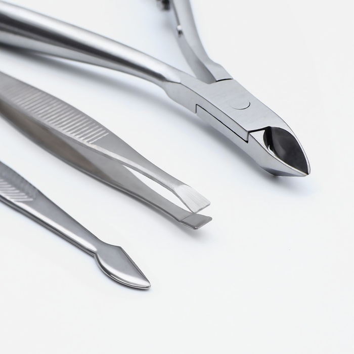 Набор маникюрный, 7 предметов, в футляре, цвет чёрный Набор маникюрный, 7 предметов, в футляре, цвет чёрный