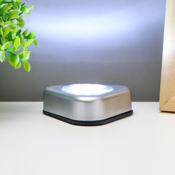 Ночник-пушлайт Ночник-пушлайт "Треугольник" 3хLED, 3ААА серый 6,5х6,5х2,5 см RISALUX