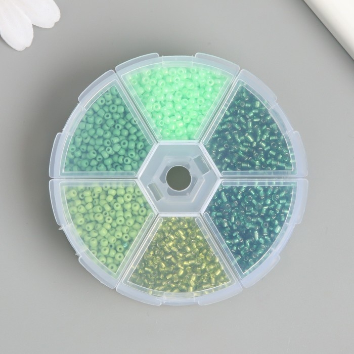 Бисер стекло 8/0 (3 мм) в шкатулке  Бисер стекло 8/0 (3 мм) в шкатулке "Зелёный" 6 цветов х 10  гр 8х8х2 см