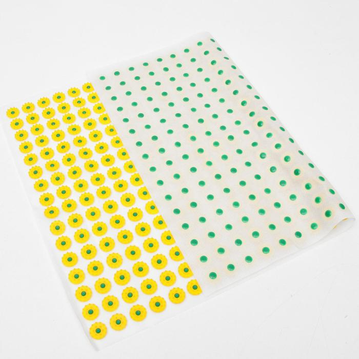 Аппликатор Аппликатор "Кузнецова", 384 колючки, спанбонд, 50 х 75 см, жёлтый.