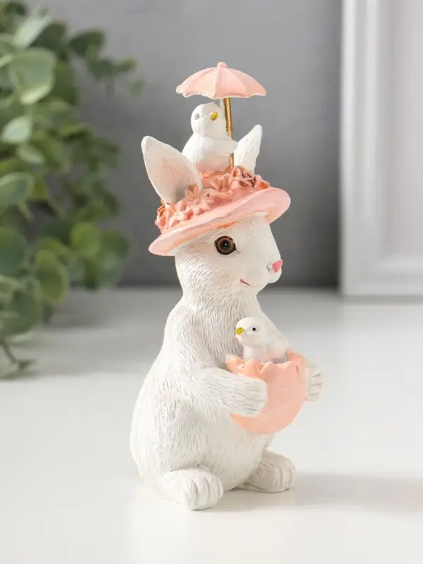 Сувенир полистоун "Белая зайка в розовой цветочной шляпке с зонтиком и цыплятами" 14,5 см