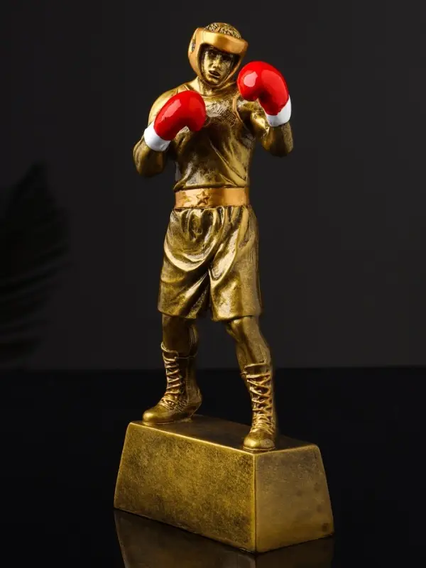 Кубок наградной с фигуркой &laquo;Бокс: лучший боец&raquo;, 18&times;8&times;3.5 см