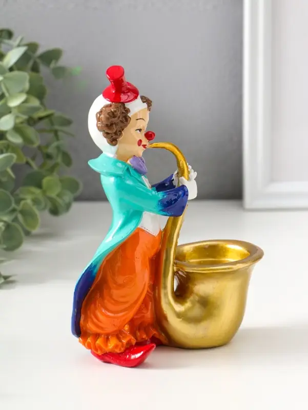 Подсвечник полистоун на 1 свечу "Клоун играет на трубе" яркий разноцветный 17 см