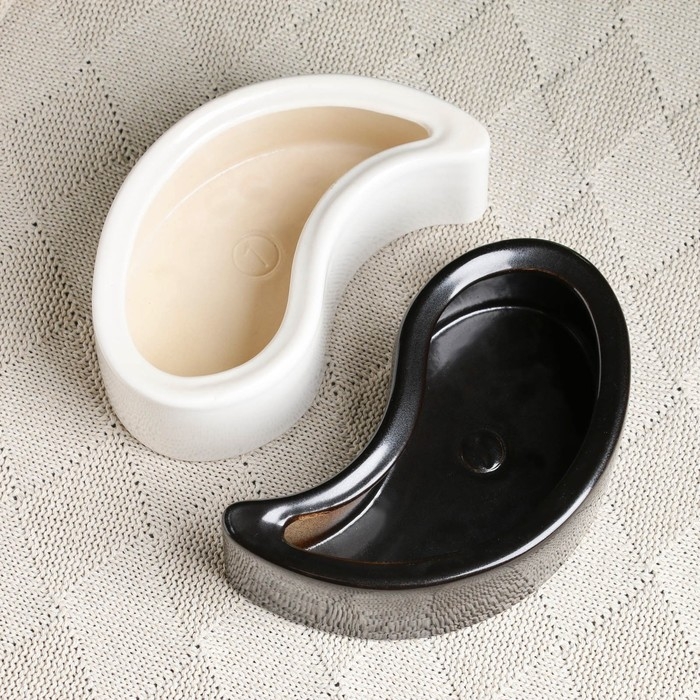 Кашпо Инь-Янь 0,45л 5,5см черно-белый Кашпо Инь-Янь 0,45л 5,5см черно-белый