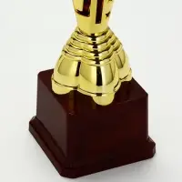 Кубок спортивный 197 С "Три звезды"  цвет зол, на пластиковой подставке, 31 &times; 8,5 &times; 8,5 см