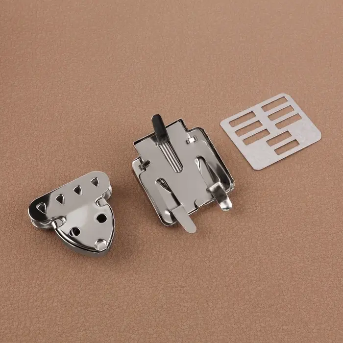 Застёжка для сумки, 3.3×3.8 см, цвет серебряный Застёжка для сумки, 3.3×3.8 см, цвет серебряный