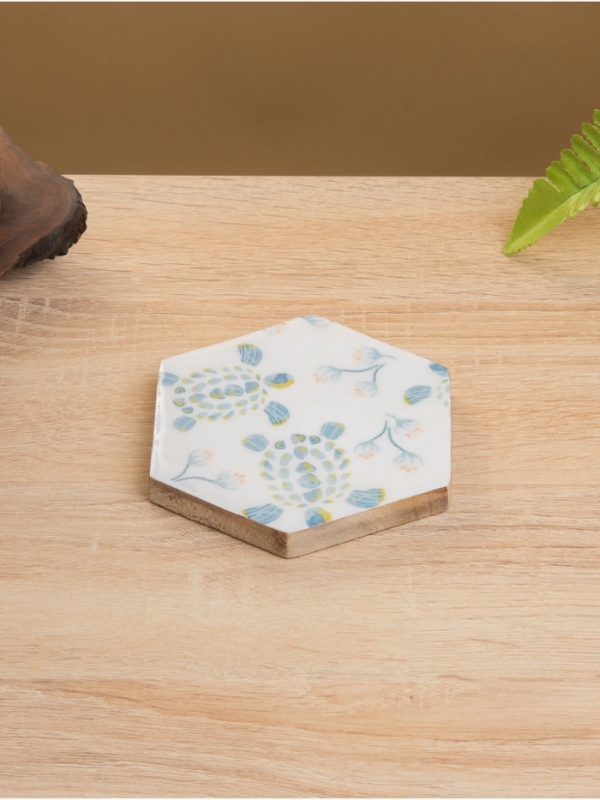 Подставка под горячее (набор 4 шт)  Подставка под горячее (набор 4 шт) "Черепаха и цветы" дерево манго 15х13х5 см