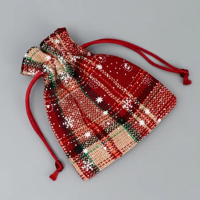 Мешочек подарочный холща «Сказка в лесу», снежинки, 10 х12 см +/- 1.5 см Мешочек подарочный холща «Сказка в лесу», снежинки, 10 х12 см +/- 1.5 см