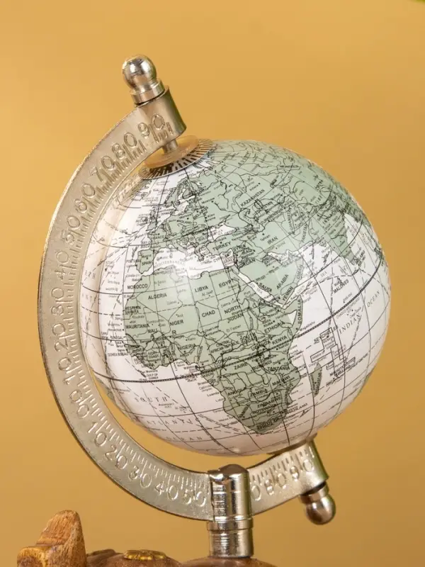 Глобус сувенирный, 11×8×21.5 см, подставка дерево