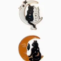 Набор значков (2 шт.) &laquo;Коты на Луне&raquo;, цветной в золоте