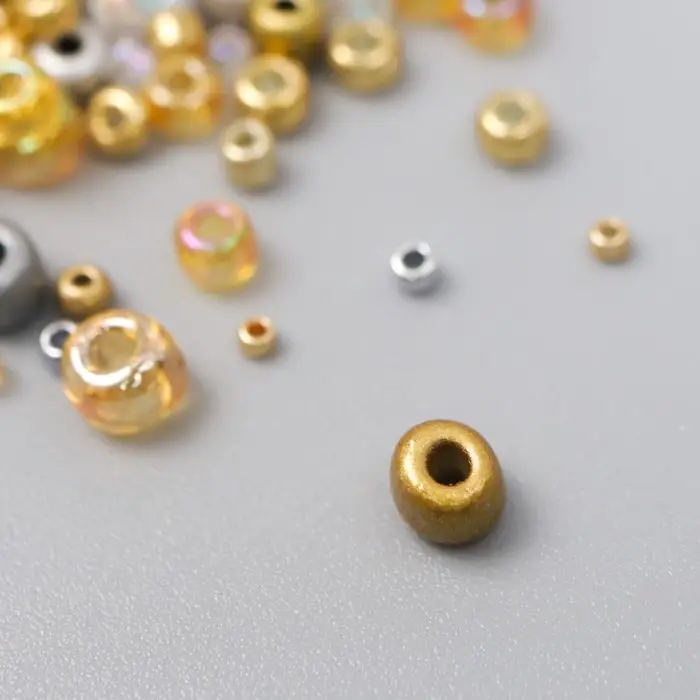 Бисер стекло 6/0 - 15/0  Бисер стекло 6/0 - 15/0 "Ассорти золото и серебро" d=1,5-4 мм, н-р 10гр