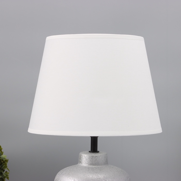 Лампа настольная Лампа настольная "Кока" 1х40Вт Е27 серебро 25х25х38,,5см