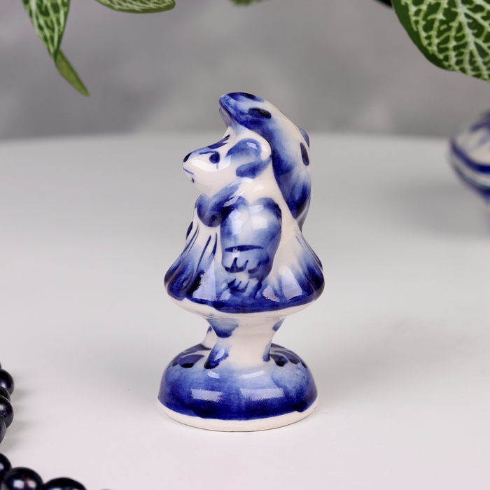 Сувенир гжель «Мышь с зонтом», бело-синий,керамика,