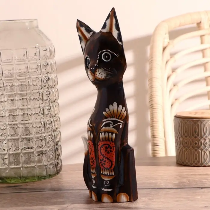 Сувенир дерево Сувенир дерево "Кошка с росписью на лапках" 30х10х3 см