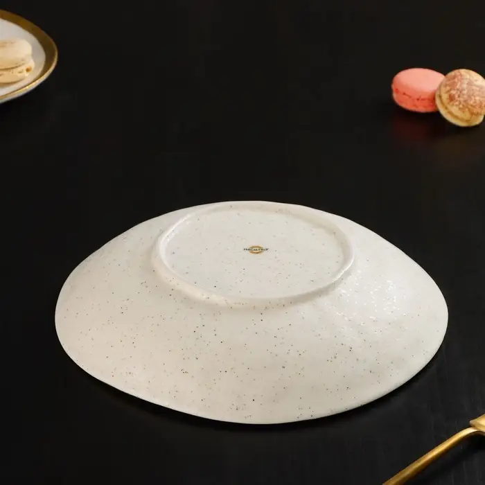 Блюдо фарфоровое сервировочное Magistro Poursephona, d=24 см, бежевый