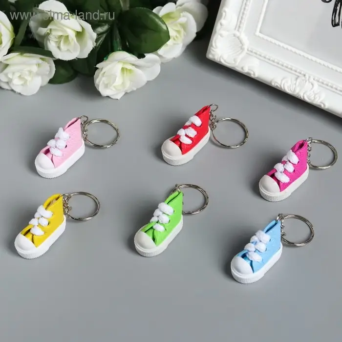 Брелок резина  Брелок резина "Яркий кед" МИКС 3,7х3х1,7 см