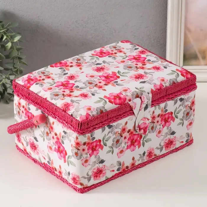 Шкатулка для рукоделия и шитья &laquo;Розовые цветы&raquo;, хранение ниток, иголок, мелочи, 19&times;26&times;14.5 см