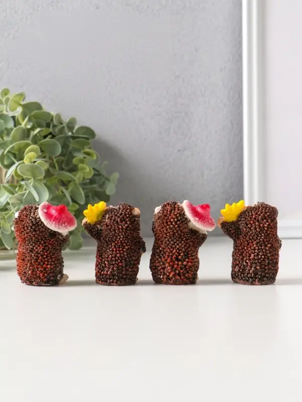 Сувенир полистоун "Осенние ёжики" набор 4 шт 3,7х5х6,2 см