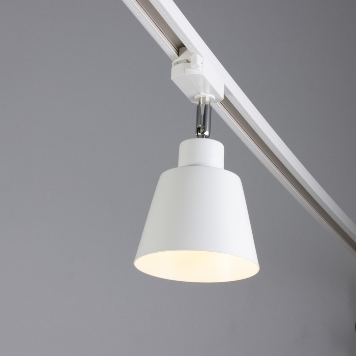 Светильник трековый Светильник трековый "Цилиндр" Е27 40Вт белый 17х12х18см